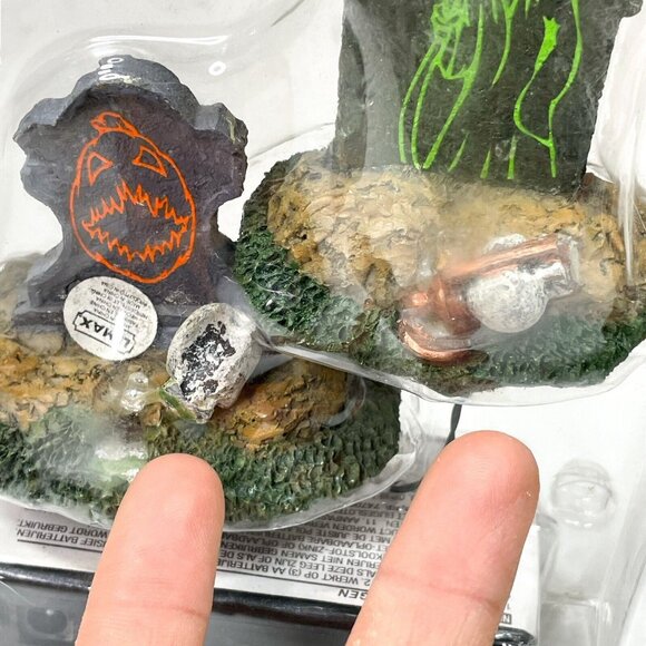 Lemax Spooky Town Halloween Lighted BACKLIT TOMBSTONES Set of 2  24467- **READ** - Picture 3 of 7